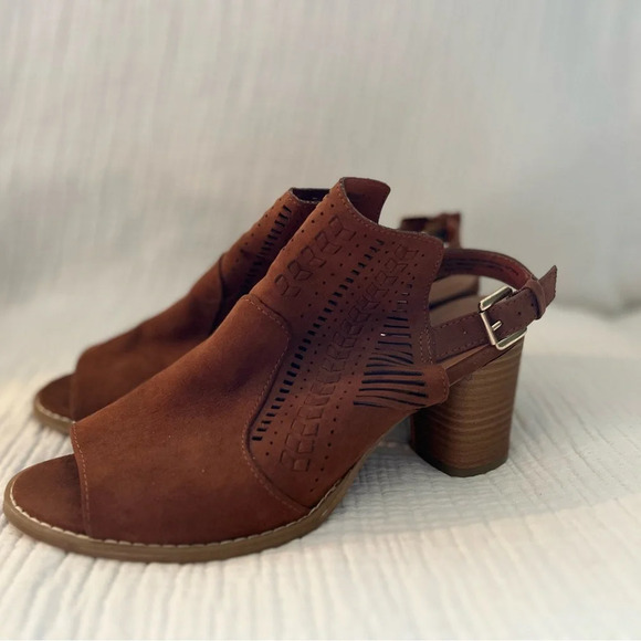 Universal Thread Brown Cognac Suede Open Toe Cutout High Heel Mule Ankle Boot 8 - Picture 3 of 11